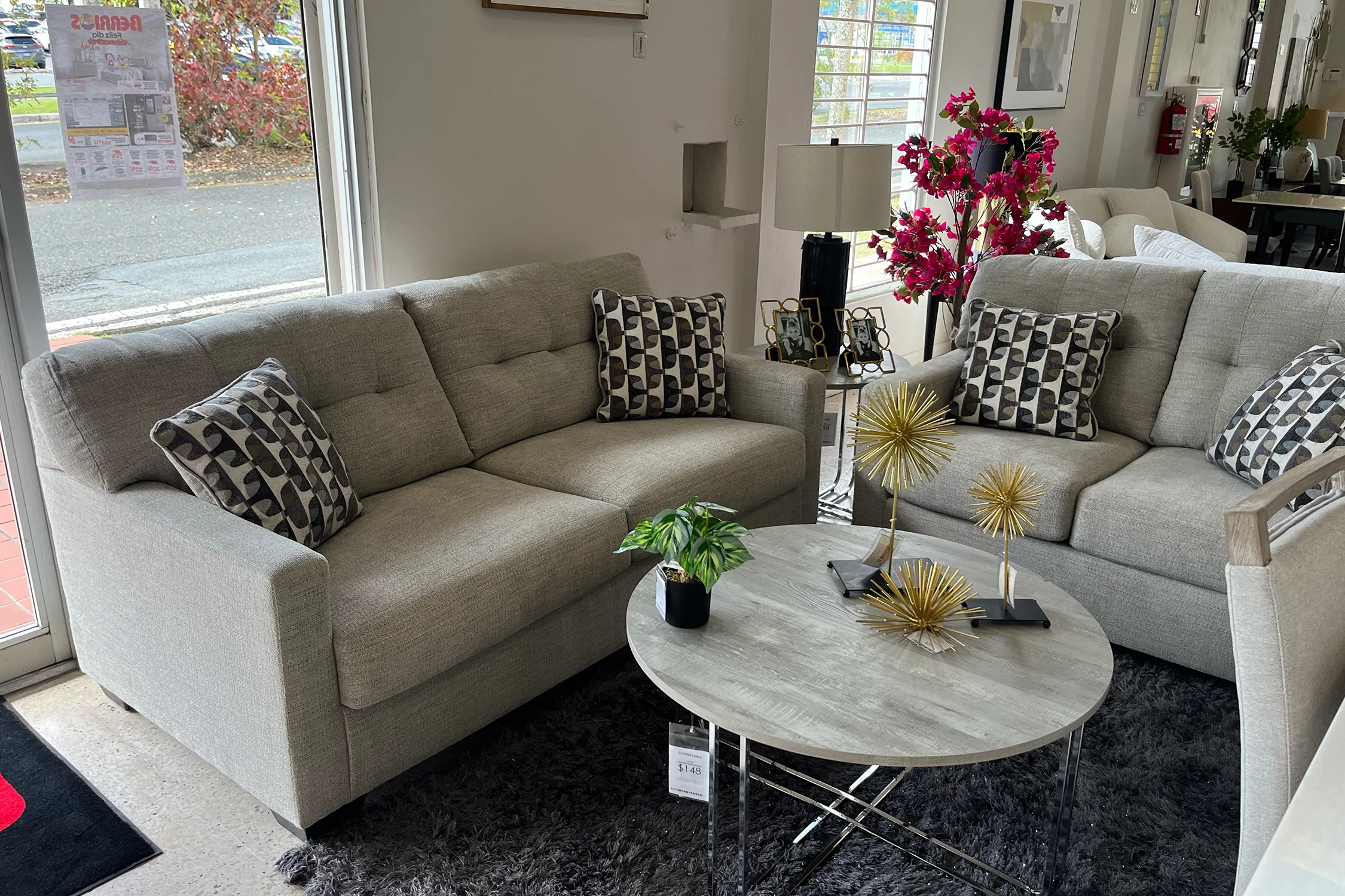 Mahoney Sofá & Loveseat - Image 5