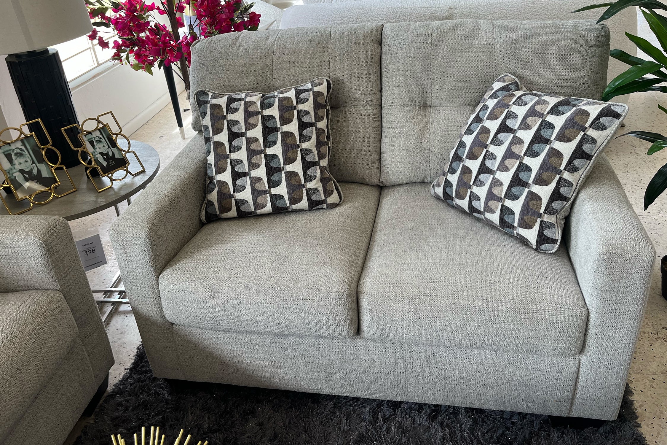 Mahoney Sofá & Loveseat - Image 7