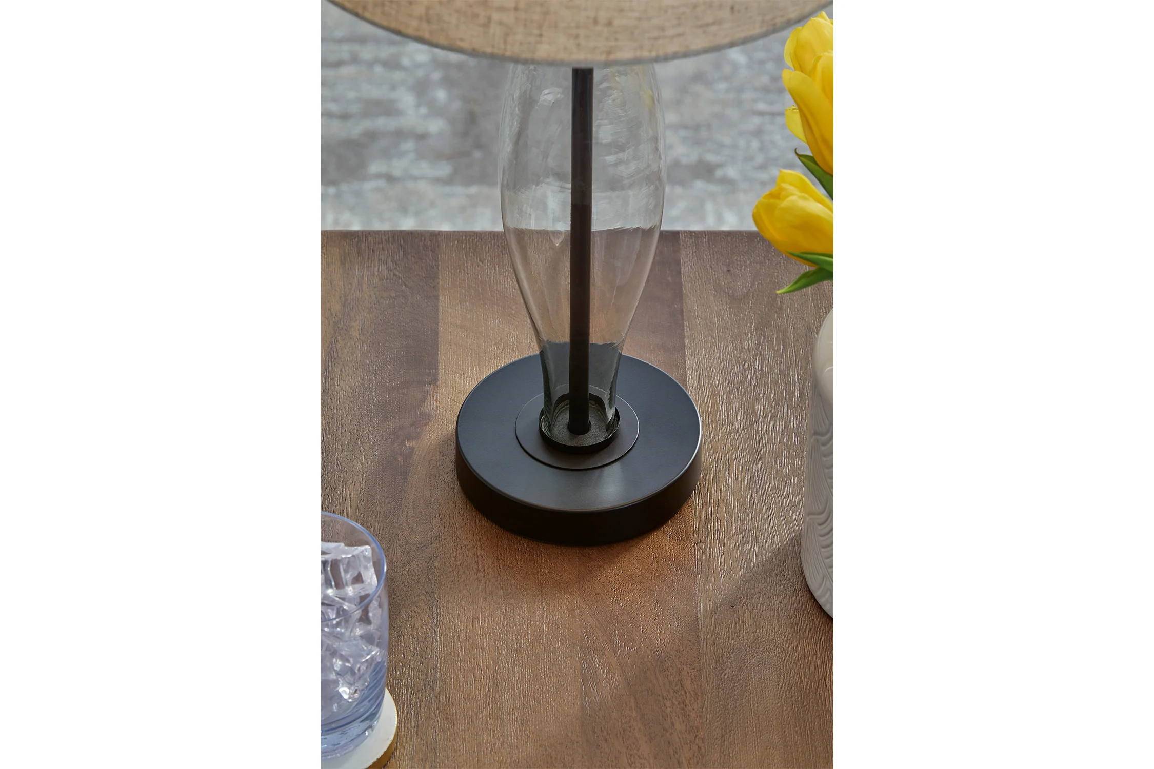 Travisburg Lámpara de Mesa - Image 4