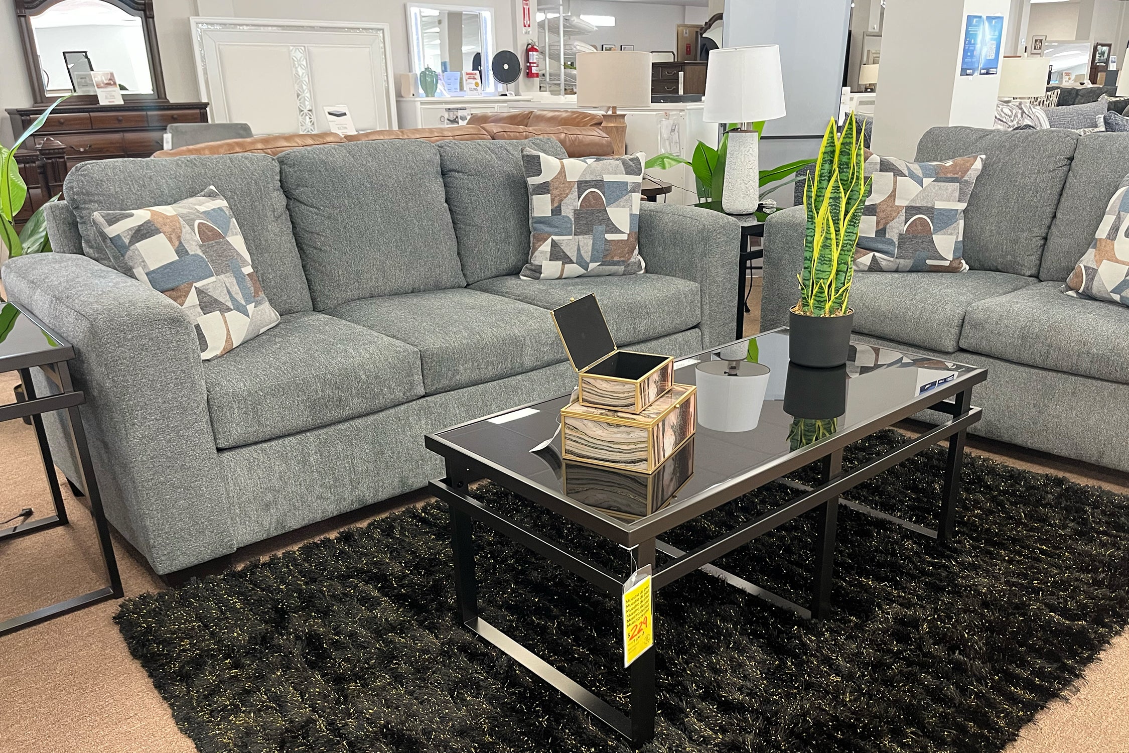 Ducal Sofá & Loveseat - Image 5