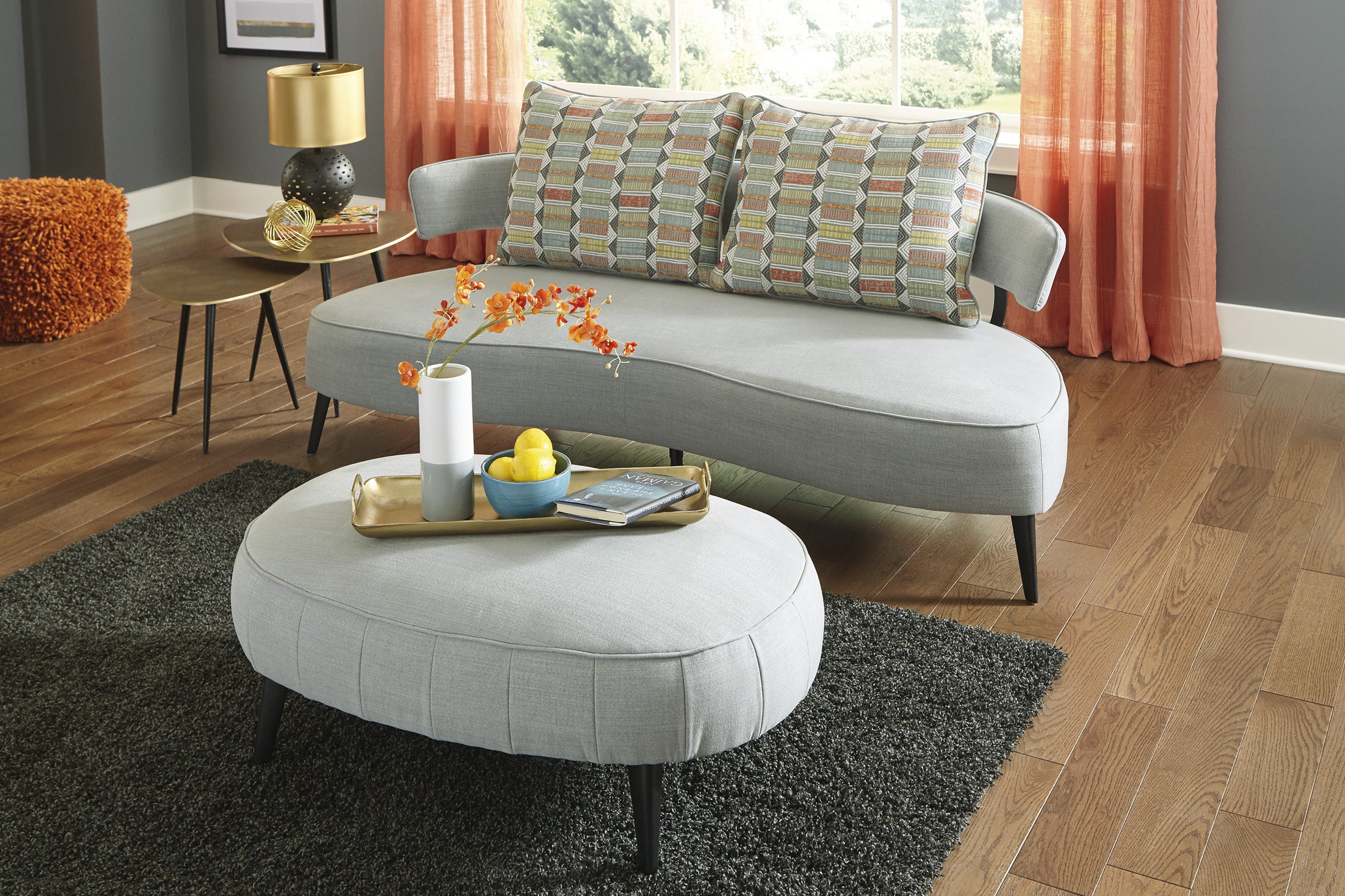 Hollyann Sofá & Ottoman - Image 2