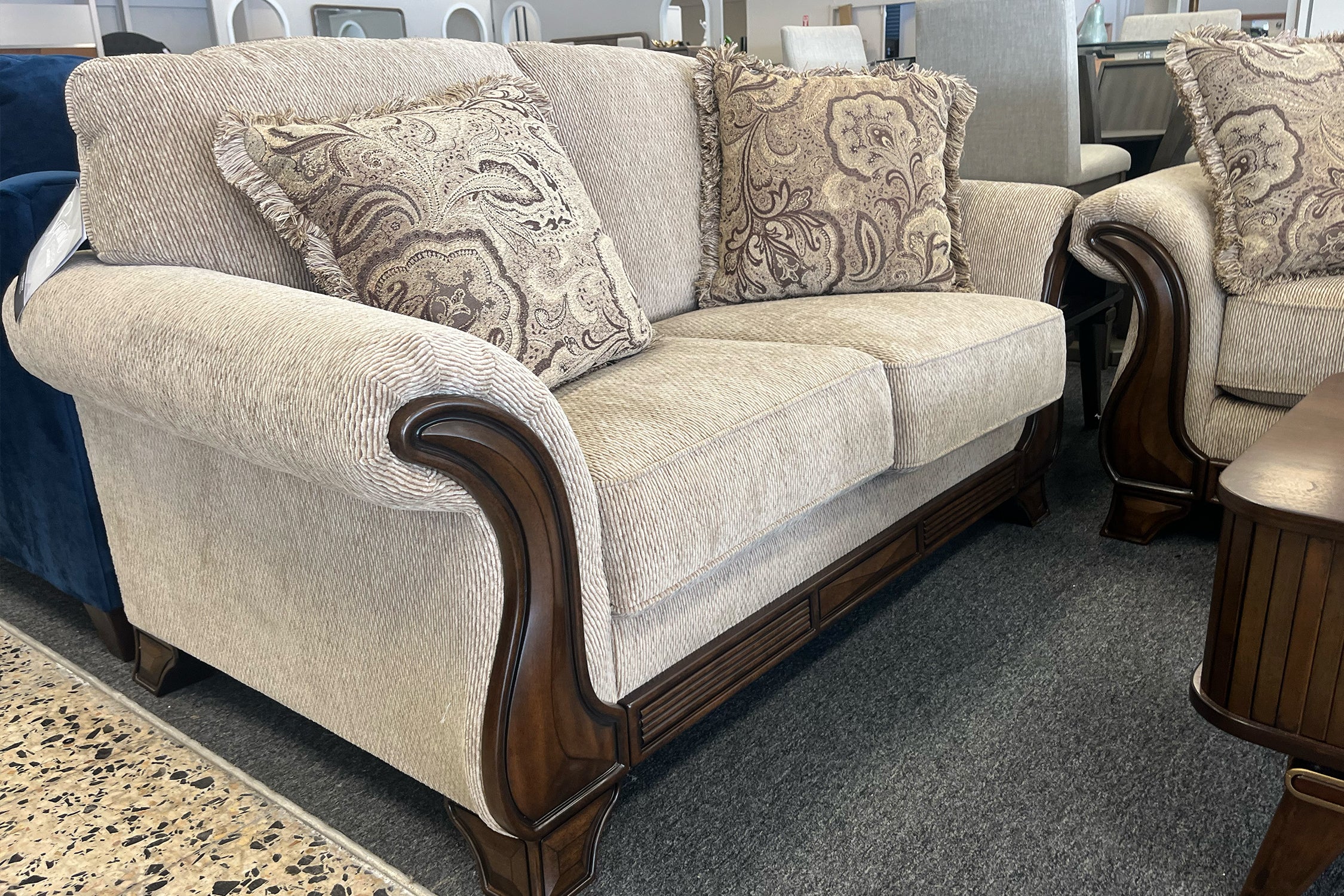 Lanett Sofá & Loveseat - Image 10