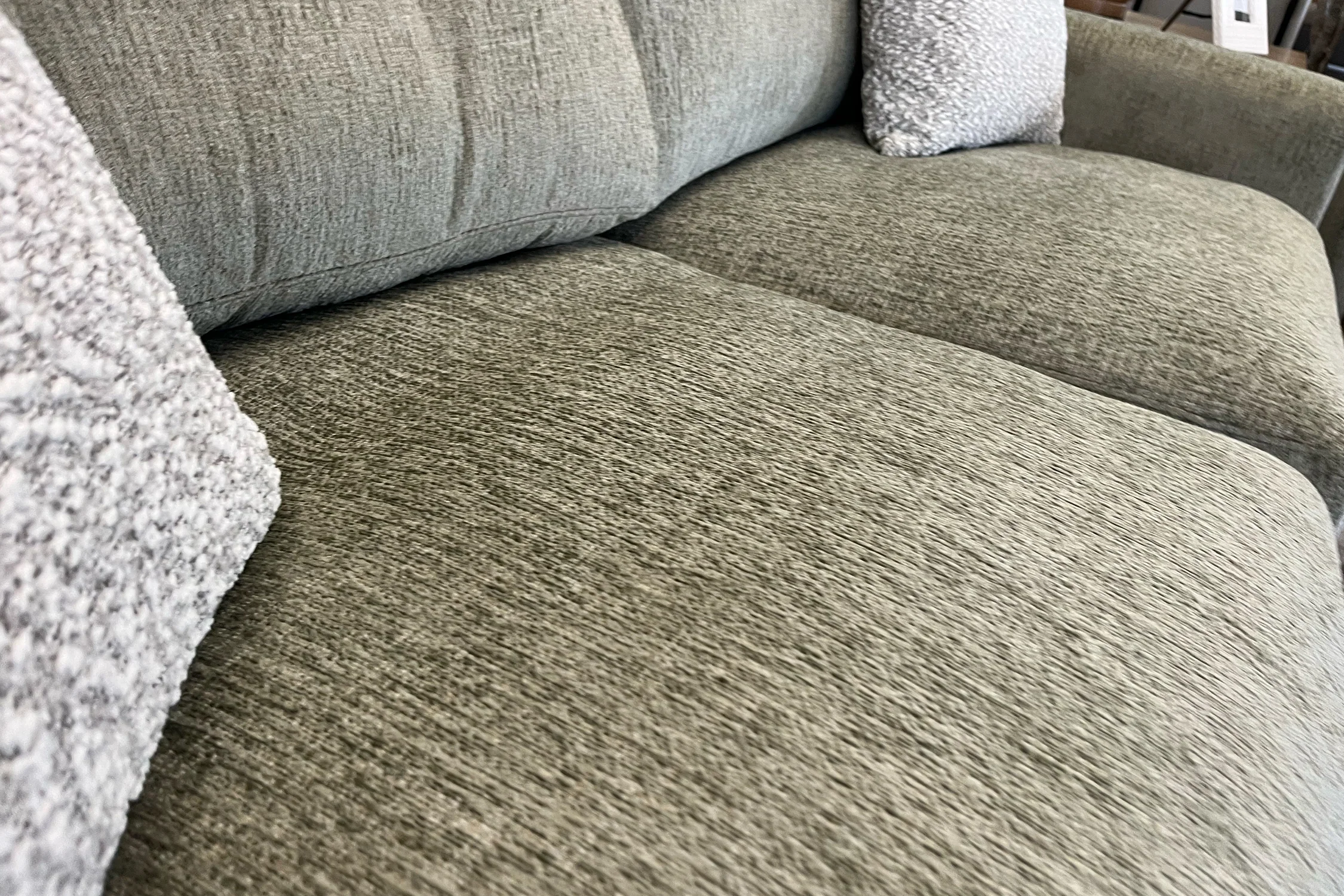 Sutton Sofá & Loveseat - Image 9