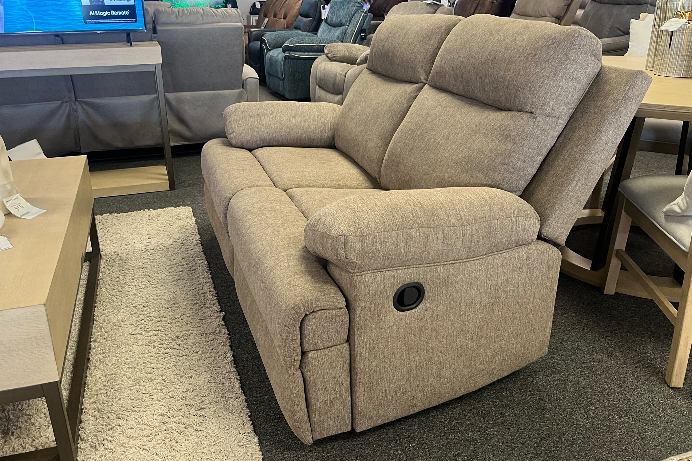 Tarrant Loveseat Reclinable - Image 2