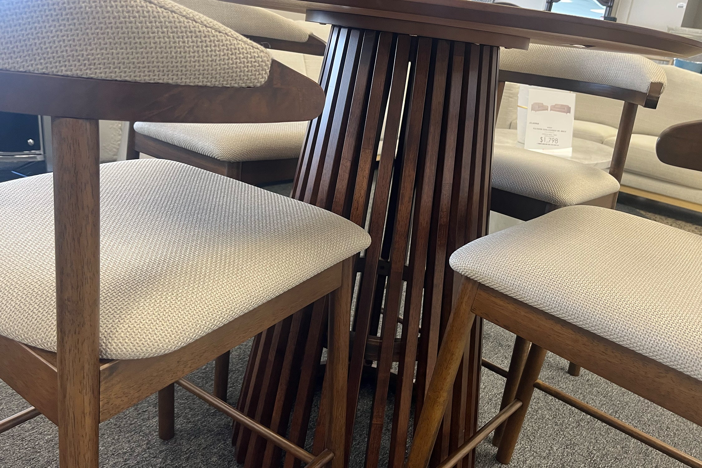 Waterview Mesa de Comedor Redonda "Counter Height" con 2 Taburetes - Image 7