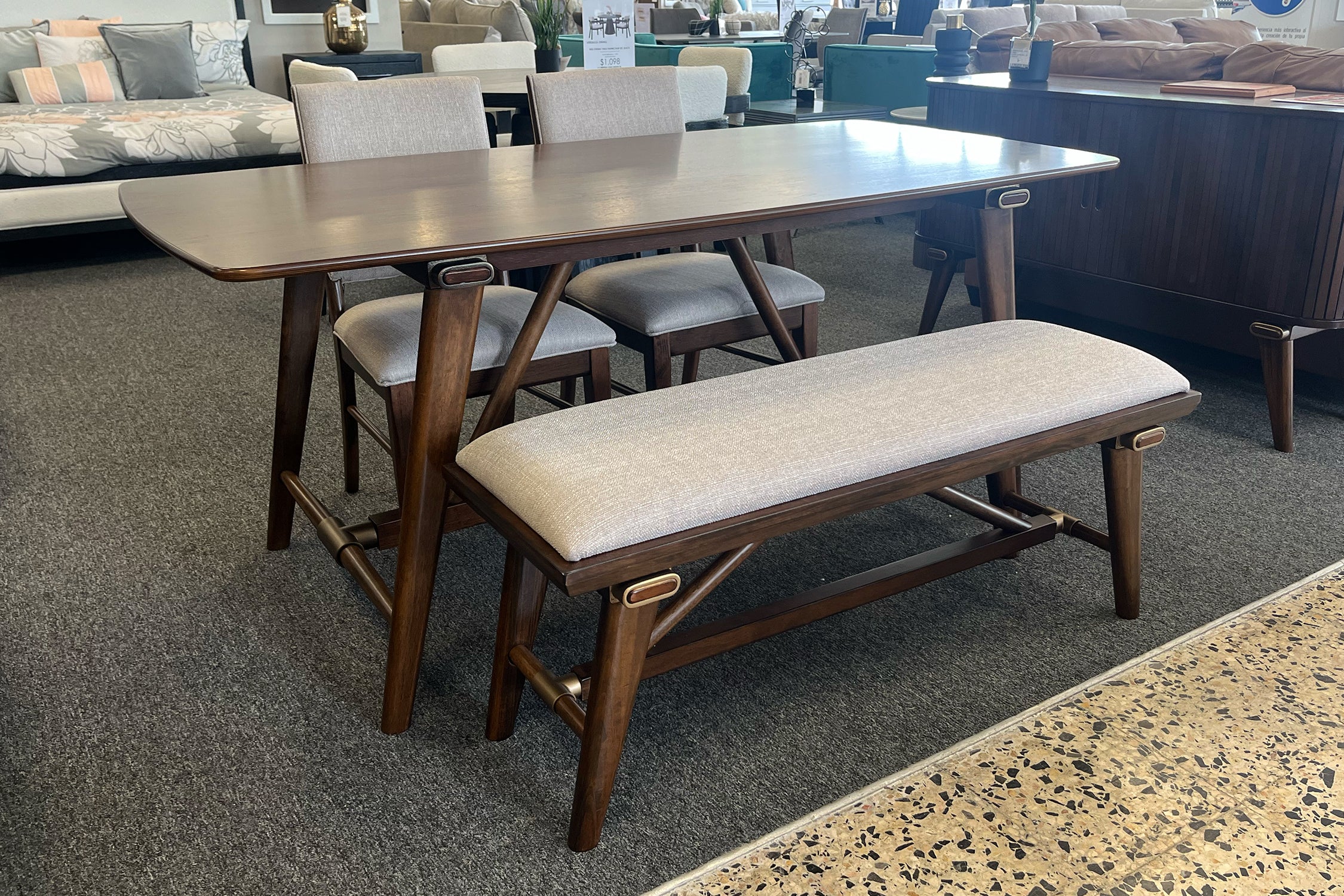 Wendover Mesa de Comedor con 4 Sillas & Bench - Image 5