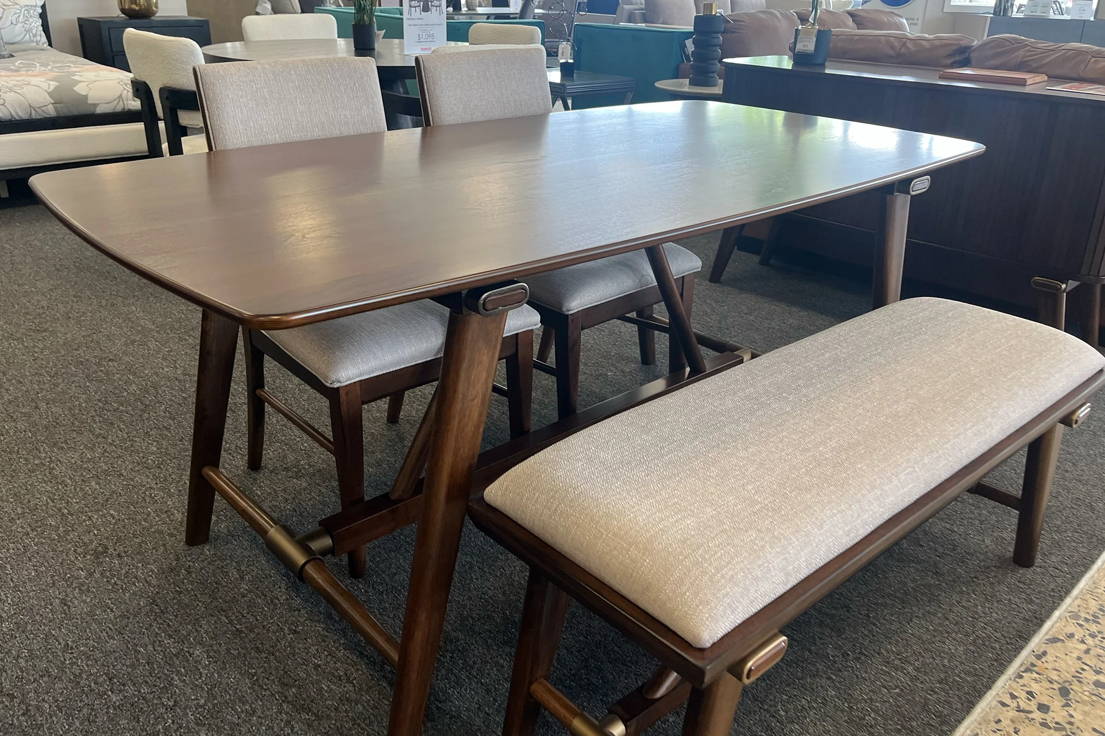 Wendover Mesa de Comedor con 4 Sillas & Bench - Image 6